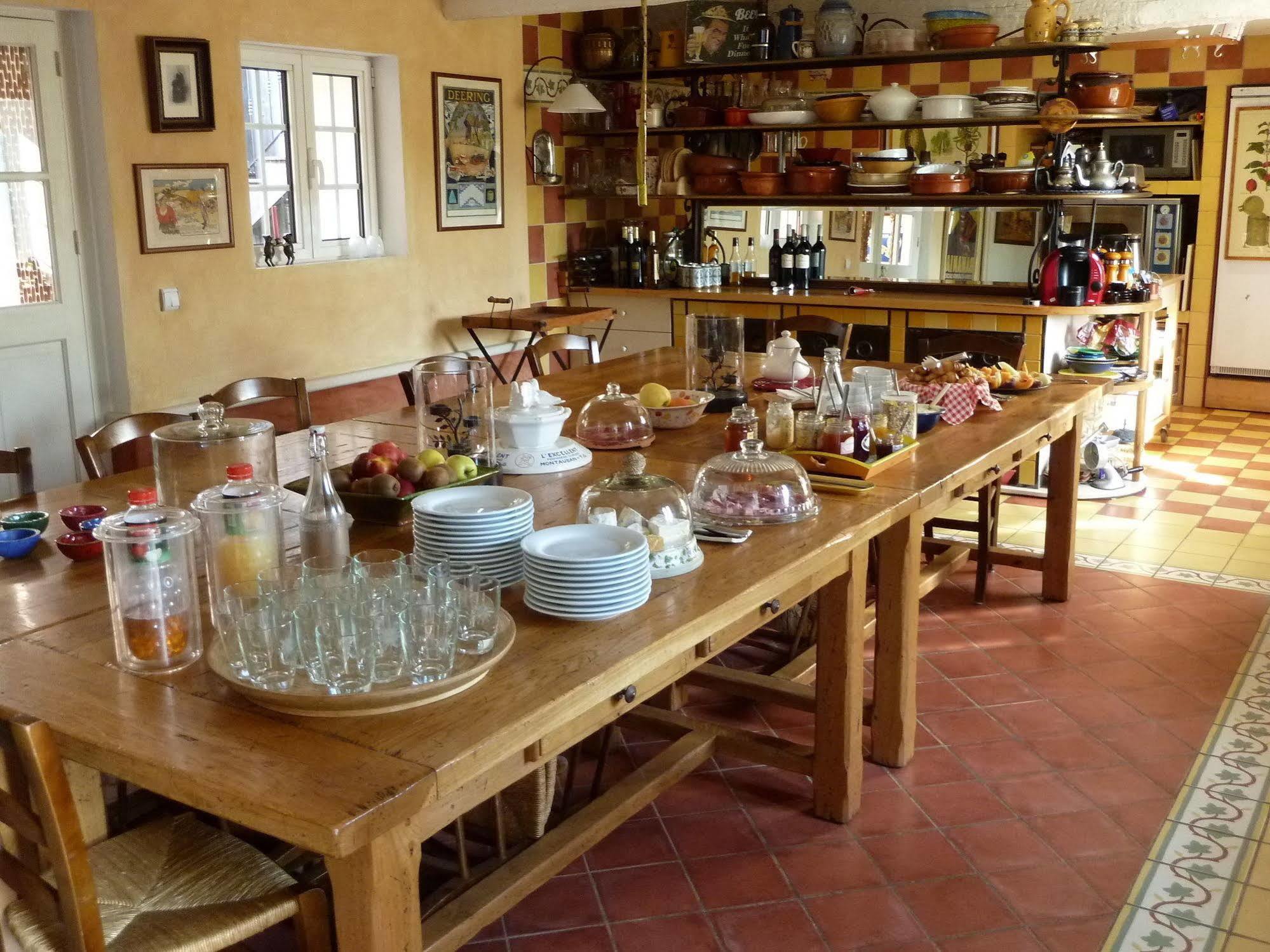 Une Campagne En Provence Bras Zewnętrze zdjęcie